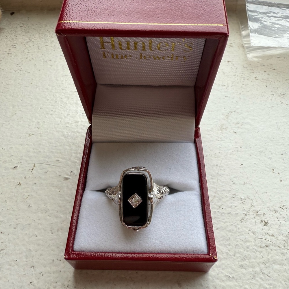 “Customizable” Vintage Silver and Black Ring